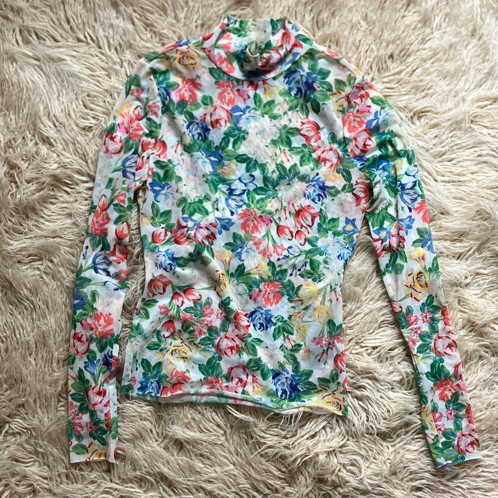 Mesh floral mock neck 💐